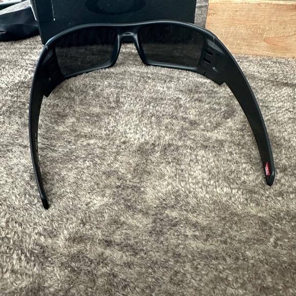 Oakley Sunglasses - NEW - Picture 5 of 10